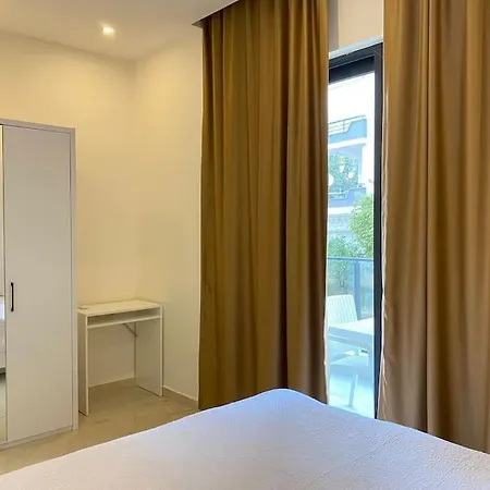 Rose 2 Very 1+1 Near * אלאניה