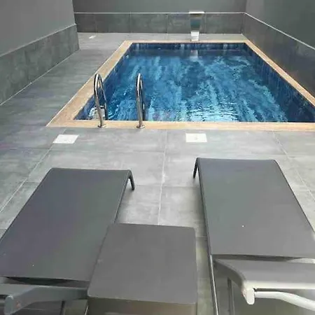 Rose 2 Very 1+1 Near *