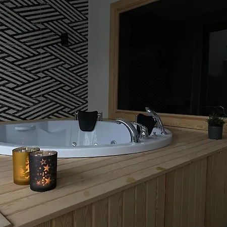 Rose 2 Very 1+1 Near